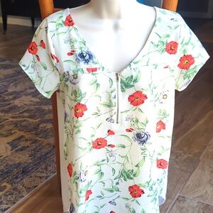 Floral short sleeve top